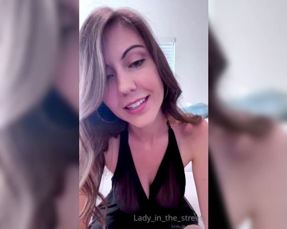 Ellie James aka Elliejames OnlyFans - Here’s my live stream from earlier today It’s edited so that the audio and video sync up This was