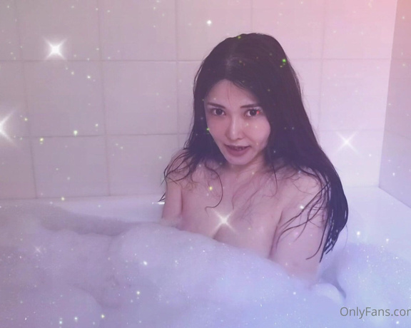 Anri Okita aka Anriokita_real OnlyFans - Video bubble bubble Talk in NA ked Love my peach