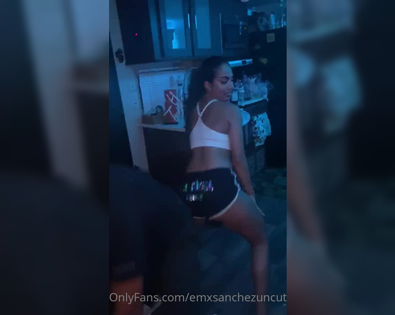 Emxuncut - OnlyFans Video Rr (17.08.2020)