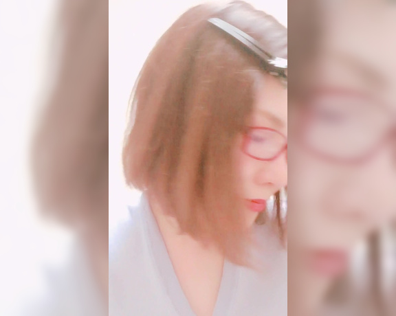 Anri Okita aka Anriokita_real OnlyFans - Video Sexy red lip and glasses( ) Sexy(´)