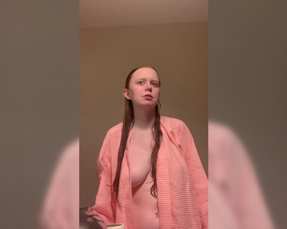 Cherrylovebombb aka Cherrylovebombb OnlyFans - Get ready with me after a shower ) 1