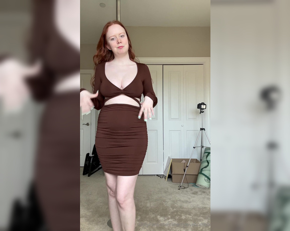 Cherrylovebombb aka Cherrylovebombb OnlyFans - Trying on a new dress )