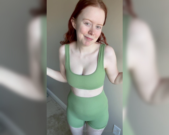 Cherrylovebombb aka Cherrylovebombb OnlyFans - Take off my workout outfit with me!