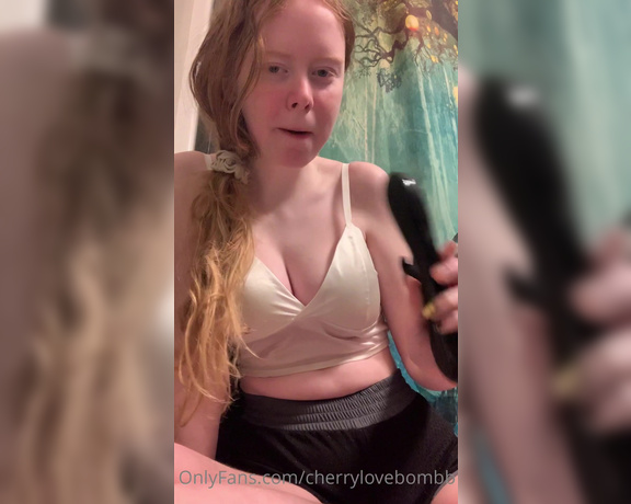 Cherrylovebombb aka Cherrylovebombb OnlyFans - Pushing the limits on how much can fit in my mouth today