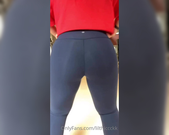 Lilthiccckk aka Lilthiccckk OnlyFans - Time for squats like this post if you’d stare watch me do squats at the gym
