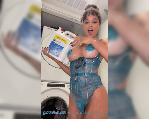 Stormi Maya aka Stormimaya OnlyFans - Is this the proper way to use laundry detergent