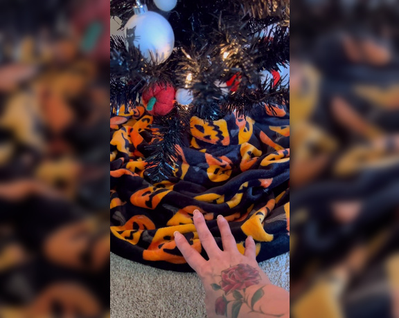 Brittany Elizabeth Welsh aka Thebrittanyxoxo OnlyFans - Just ignore this video if you want nothing to do with Halloween at the moment I clearly wan