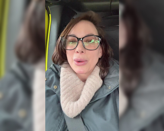 Brittany Elizabeth Welsh aka Thebrittanyxoxo OnlyFans - Short three minute video just jibber jabbing about my day