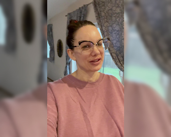 Brittany Elizabeth Welsh aka Thebrittanyxoxo OnlyFans - Starting off March with a video of what my day will consist of and just rambling thoughts Forgot