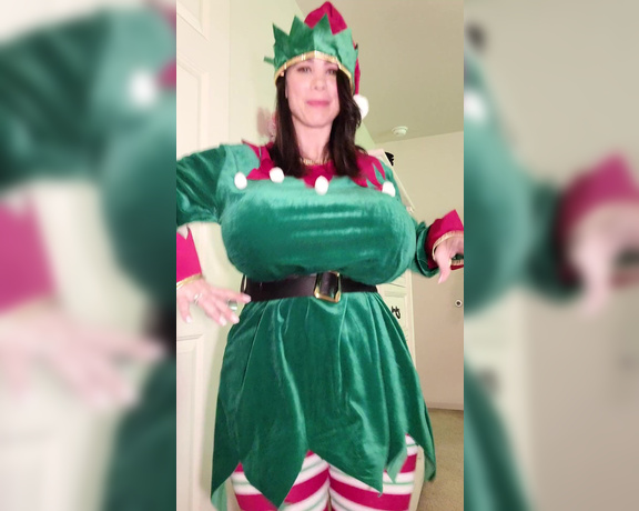 Brittany Elizabeth Welsh aka Thebrittanyxoxo OnlyFans - Busty Brittany the Elf, Whats your favorite boob size Non nude but had to make a video