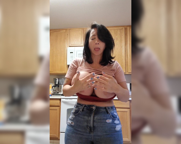 Brittany Elizabeth Welsh aka Thebrittanyxoxo OnlyFans - Daily ramble and my goooooood morning video Im definitely all all all over the place but whats