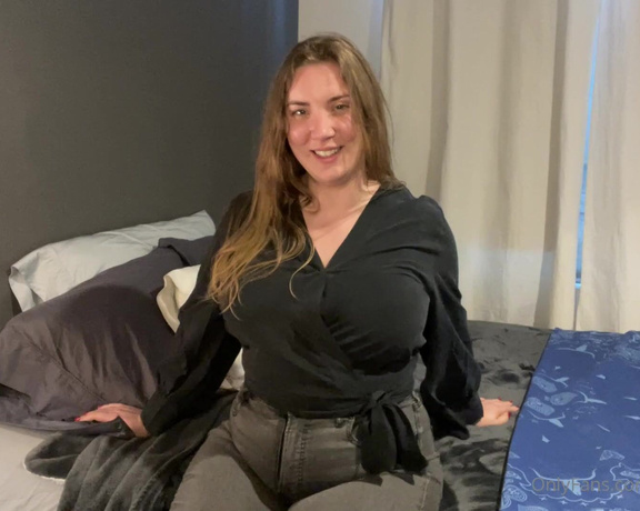 Goodgirlgrow aka Goodgirlgrow OnlyFans - Feedee WifeyGFE Vid I come home and chat to you about my eating, how my body as it overflow my clo 1