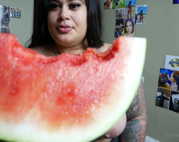 Serqett aka Serqett OnlyFans - I just want to make you guys smile, so enjoy some ASMR, my tits and some watermelon! Bloopers and