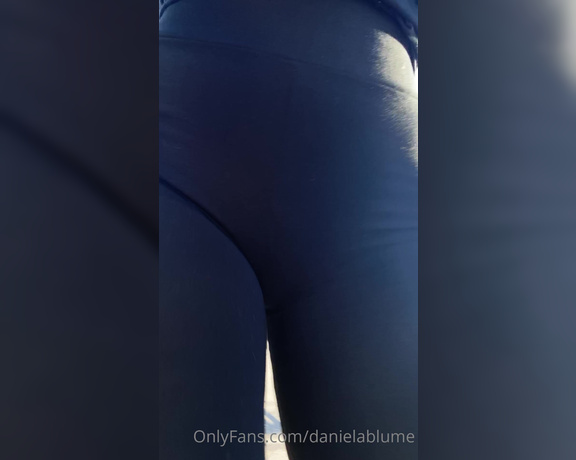 Daniela Blume aka Danielablume OnlyFans - Camel toe while skating I’m in love w my camel fat toe 2