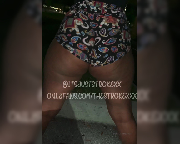 Dallas x Mulan aka Officialstrok3x OnlyFans - Late night smoke session goes from twerking to fucking in the car