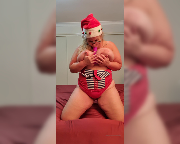 AussieBarbie07 aka Aussiebarbie07 OnlyFans - Merry Christmas Babe Come play with Naughty Mrs Claus Using Toys, talking dirty, fucking myself