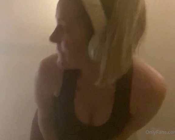 Mrs Redwood aka Mrsredwood OnlyFans - Fun sneaky sexy time! If you have been here a little while, i know! I KNOW!  i have posted this