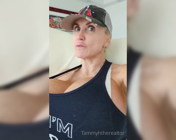 Tammyhtherealtor aka Tammylh OnlyFans - Workout comments!