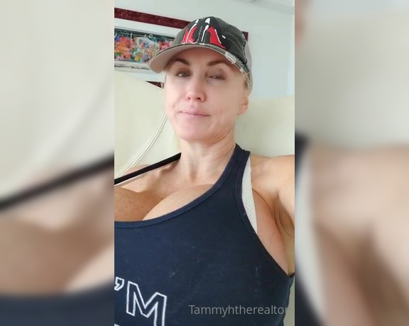 Tammyhtherealtor aka Tammylh OnlyFans - Workout comments!