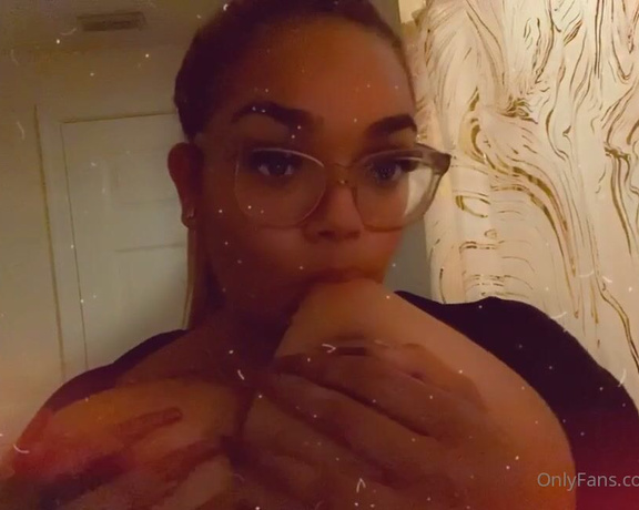 Almightyysoso aka almightyysoso OnlyFans - You want to suck on them for