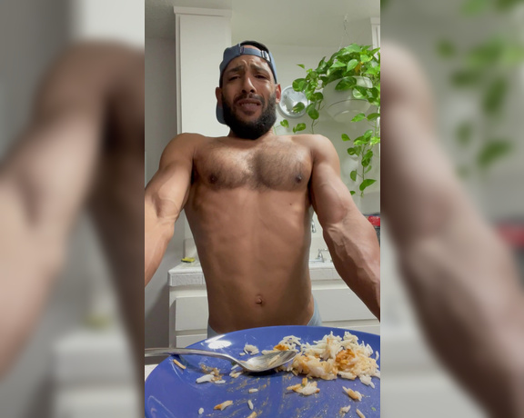 Triplexkale aka triplexkale OnlyFans - Eating dinner and getting naked (randomly) Chicken Tikka Masala