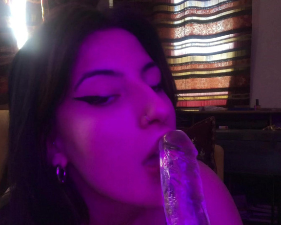 Nadeleine aka nadeleine OnlyFans - 3 iyi bayramlar bayram ekerlerim 3 sloppy bj videom size hediyem