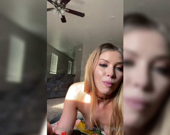 Leah winters aka leahwintersxoxo OnlyFans - Smoke with