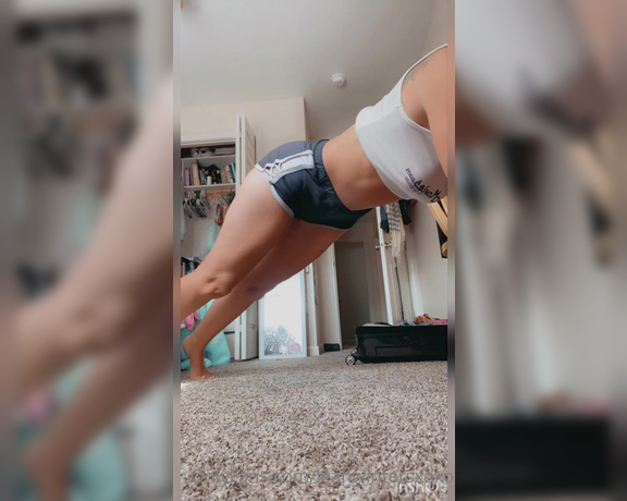 Leah winters aka leahwintersxoxo OnlyFans - Best workout Wednesday yet I rewarded you at the end