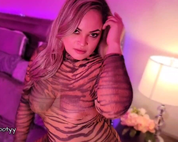 Boricuabootyy aka boricuabootyy OnlyFans - Title Sexy Tiger Claw Time 18 mins Happy Hump Day