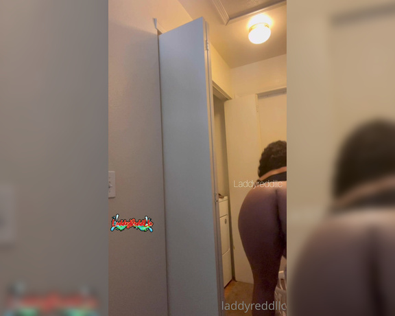 Laddyreddllc aka laddyreddllc OnlyFans - Preview of Busty Redd gets horny why doing laundry” Video in your messages