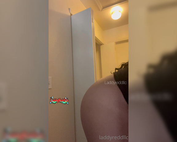 Laddyreddllc aka laddyreddllc OnlyFans - Preview of Busty Redd gets horny why doing laundry” Video in your messages