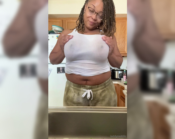 Laddyreddllc aka laddyreddllc OnlyFans - Wet tshirt Tuesday