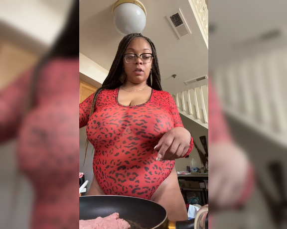 Laddyreddllc aka laddyreddllc OnlyFans - Stream started at 03242023 0657 pm Come say hi and chat with me while I cook burritos and you