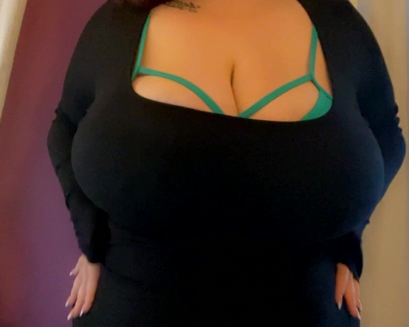 Housewifeswag aka housewifeswag OnlyFans - Tbt tell mommy all about it I took these on tuesday to decide if wanted to keep this dress… I ke 8