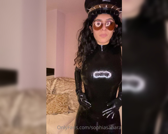 Mistresssophiasahara - Who’s the boss! I’m the boss. I’m the one to take you hig l (14.01.2021)