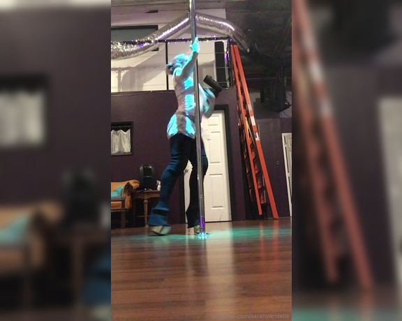 Sarahvandella - Dance practice Come see me sapphire June one show at midnight 4k (16.06.2019)