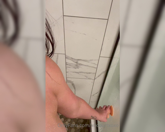 XoCourtneyXo aka xocourtxoxo OnlyFans - Something about soaping up my wet body got me horny I grabbed my clit sucker and started on