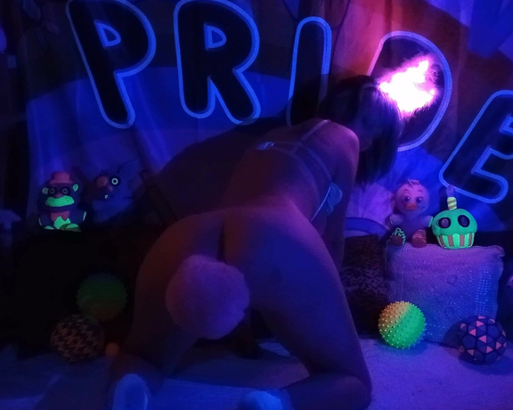 BabyFireFly aka firefireflyxxx1 OnlyFans - Let me be your bunny Nothing says, iloveyou quite like a new anal toy!  Flashing lights