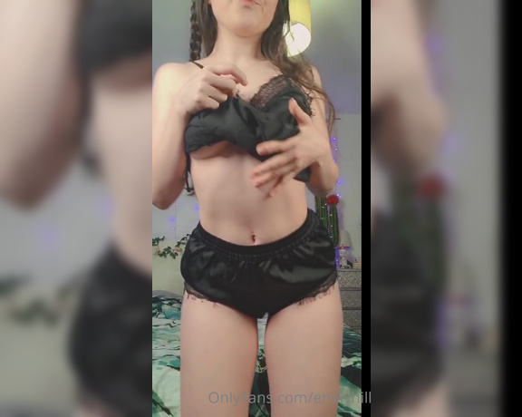 Emily Hill aka emilyhill OnlyFans - Watch me cum for you 1