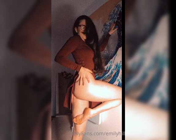 Emily Hill aka emilyhill OnlyFans - I LOOOVE THIS DRESS lil dance vid so you could see