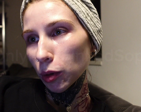 Lieblingsschlampe aka inkedsophiie OnlyFans - Habe einen kleinen Porn VLOG fr euch aufgenommen, die Pizza mit Arsch Geschmack ist echt gut