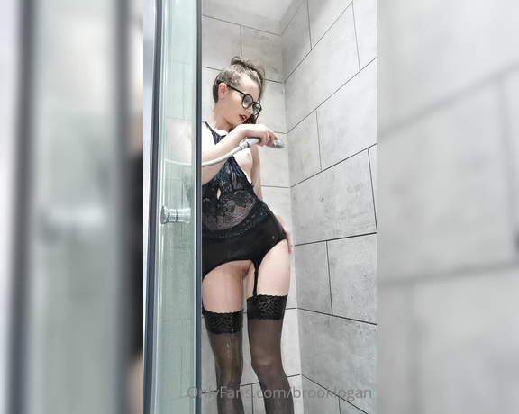 Brook Logan aka brooklogan OnlyFans - Spying on your sexy hot nerd boss in the shower