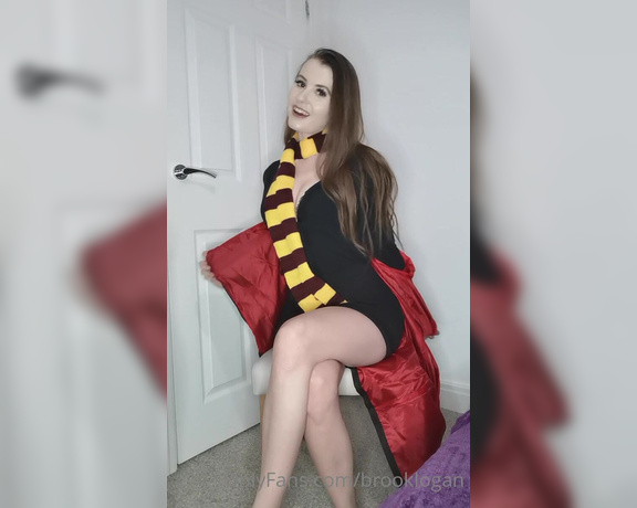 Brook Logan aka brooklogan OnlyFans - I have a spell put on me Come see what happens