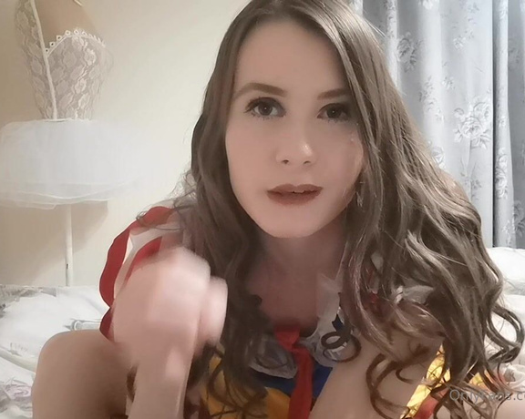 Brook Logan aka brooklogan OnlyFans - Innocent Snow White Loves Seeing You Jerk