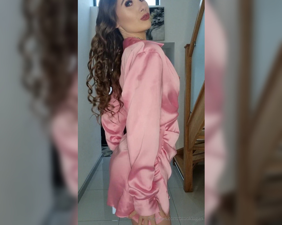 Brook Logan aka brooklogan OnlyFans - LIKE this video if you think I look HOT In my new pink sexy Satin Dress