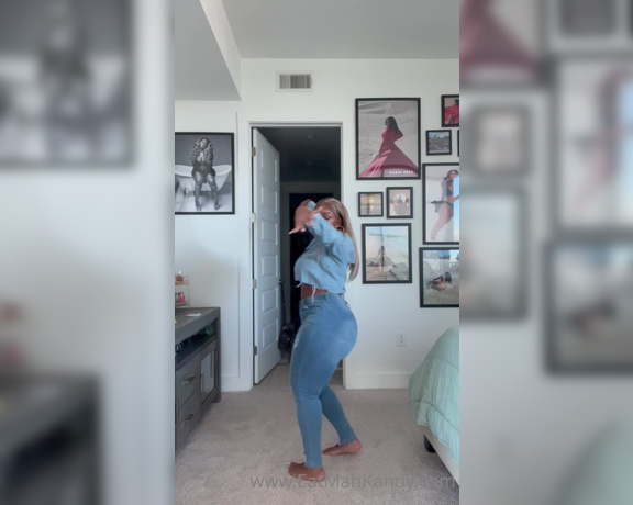 Sweet Candy aka eatmahkandy OnlyFans - Wanna see how I got in these jeans lol it was a struggle Took a while but I got them