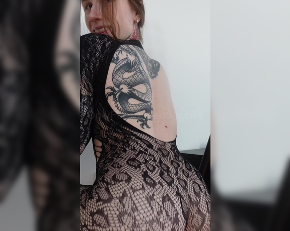 Lieblingsschlampe aka inkedsophiie OnlyFans - Weil in Slowmo alles besser aussieht