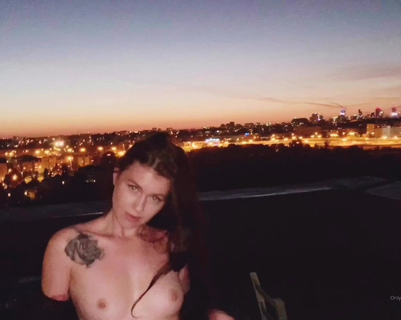 Misha Cross aka xmishacrossx OnlyFans - The best part about living on the 13th floor and having access to the roof is all the nudes i can