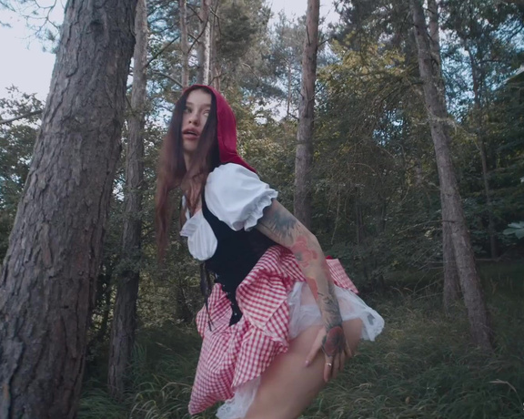 Misha Cross aka xmishacrossx OnlyFans - FIRST HALLOWEEN SCENE OF THE MONTH Little red riding hood does anal! Tip $20 to get it in your DM!