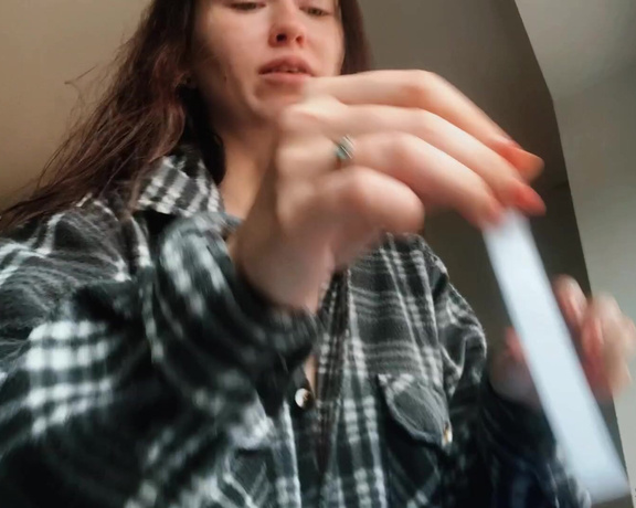 Misha Cross aka xmishacrossx OnlyFans - Announcing the winners of my bday raffle! Watch till the end )) sorry guys ive been loading this vid